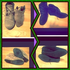 2 pairs of women’s wedge booties